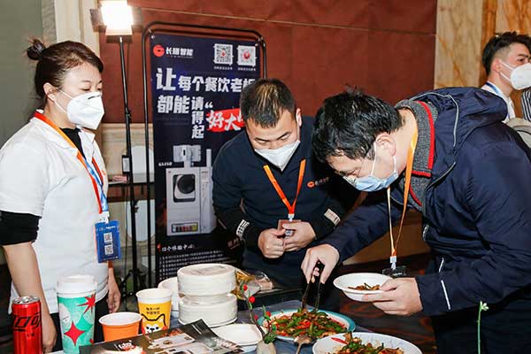 HelpfulWay Launches New AI-Powered Cooking System